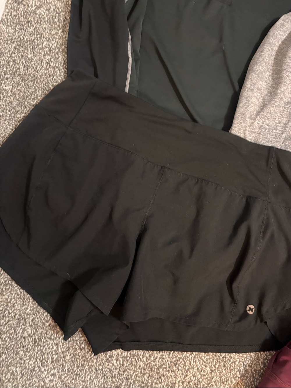 Brooks Black Quarter-Zip, Gray Heather Top & Burgundy Sports Bra Set - Picture 4 of 7